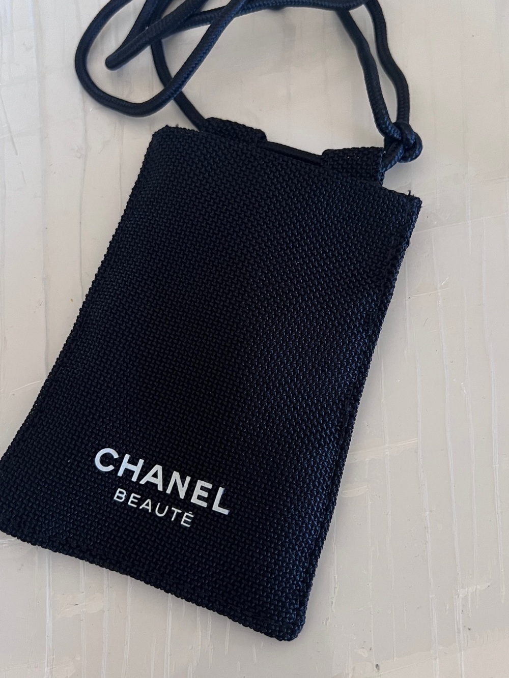 new! Chanel  Black cosmetic bag with Drawstring - Picture 2 of 9